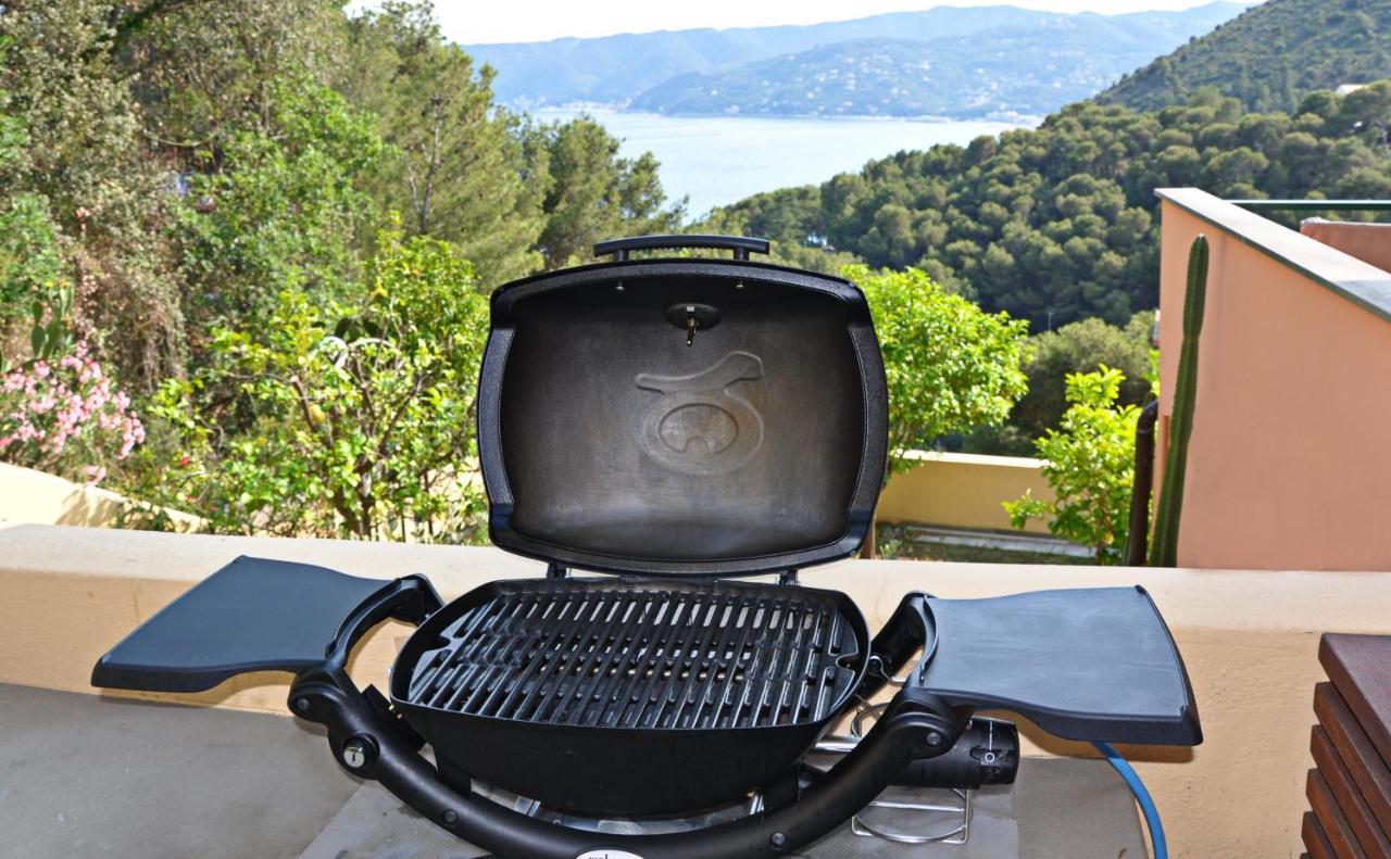 Una Spettacolare Vista Mare - Casa Con Jacuzzi Bergeggi Bagian luar foto